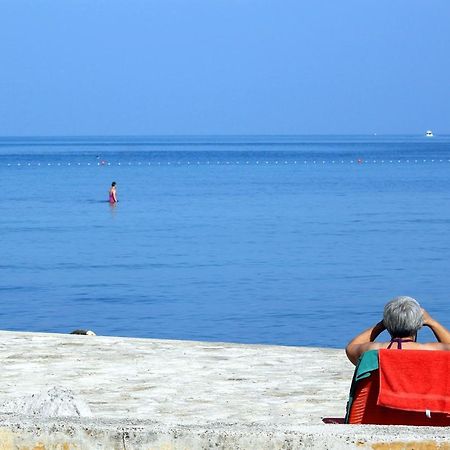 Apartments With A Parking Space Umag - 7110 Buitenkant foto
