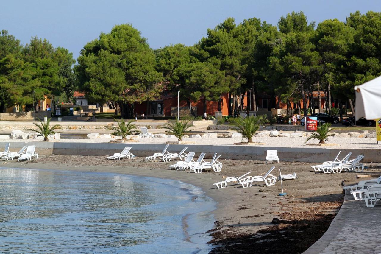 Apartments With A Parking Space Umag - 7110 Buitenkant foto