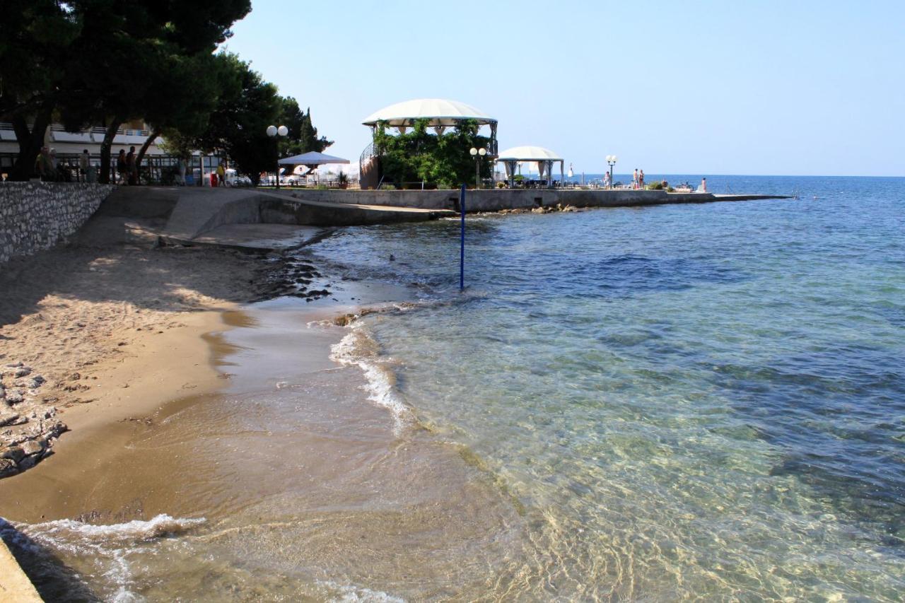 Apartments With A Parking Space Umag - 7110 Buitenkant foto